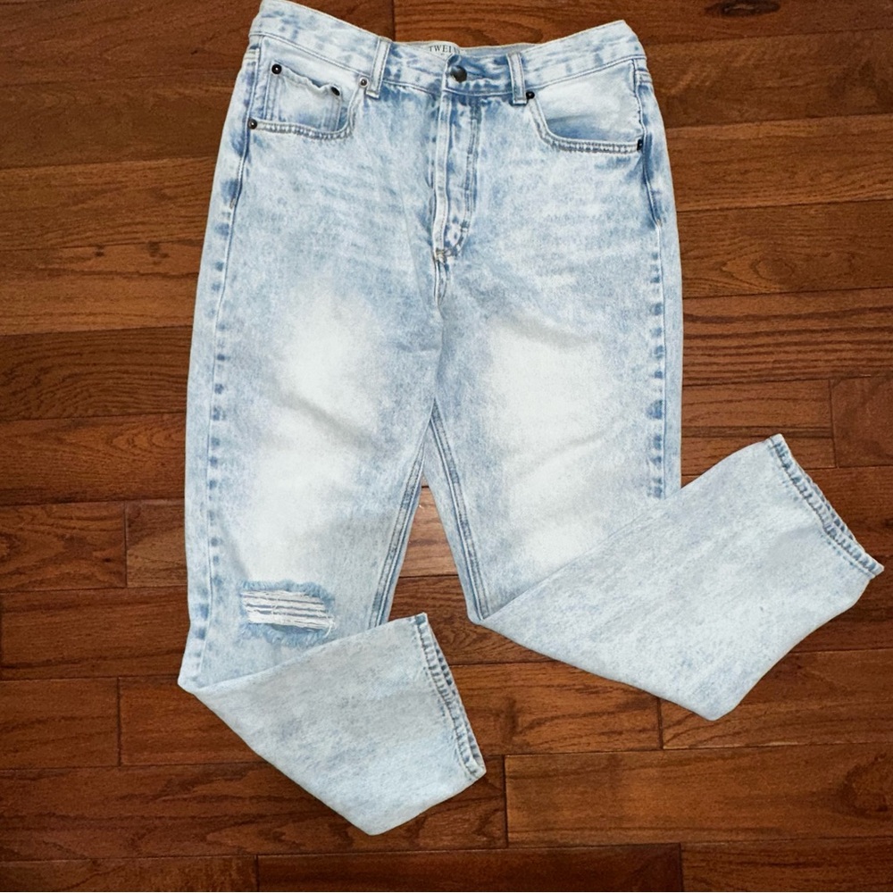 Women's Light Blue Distressed Ankle Jeans
